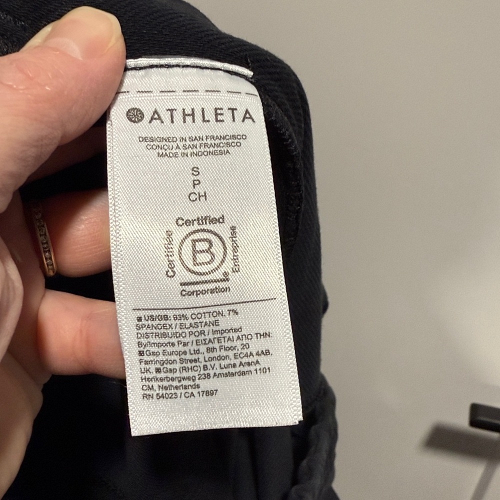 Athleta Straight Leg Black Pull On Pants Mid Weight Fabric Size Small EUC - Picture 10 of 11